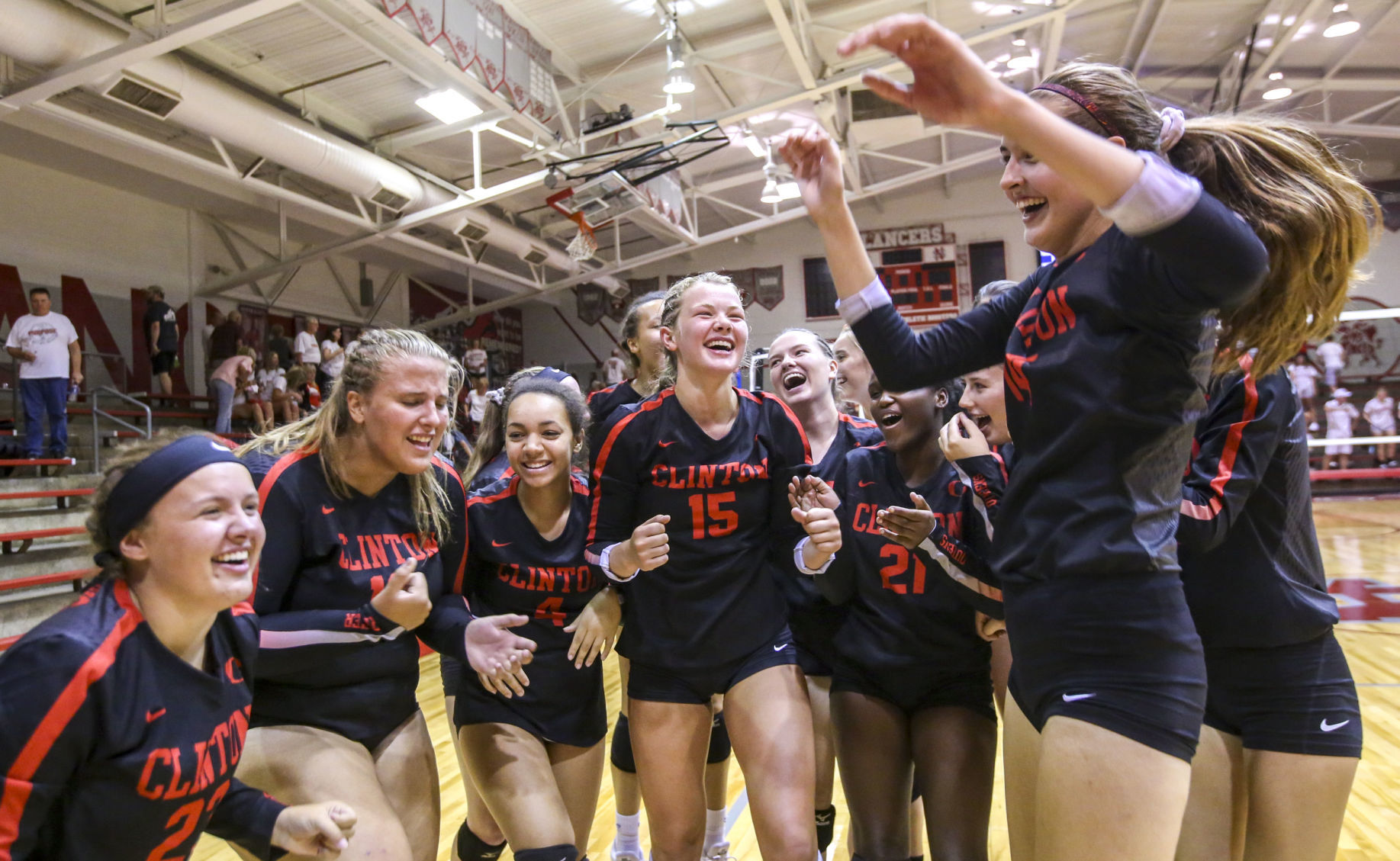 082118-mac-volleyball-007
